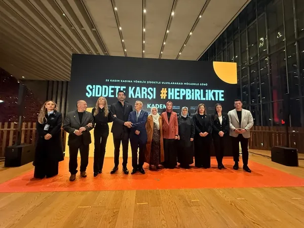 kadem-kadin-cinayetlerini-durdurmak-icin-siddete-karsi-hep-birlikte-kampanyasini-baslatti-1764008348807.jpg