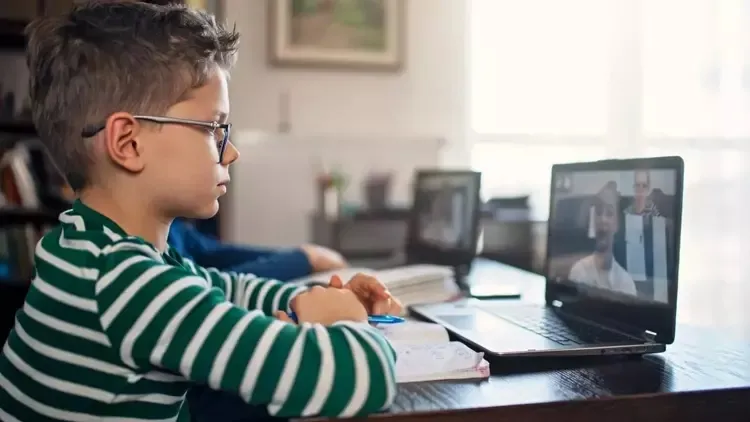 Sosyal medyada 18 yaş altına sınırlı erişim! Genç hesaplar uygulaması Türkiye’de hayata geçiriliyor