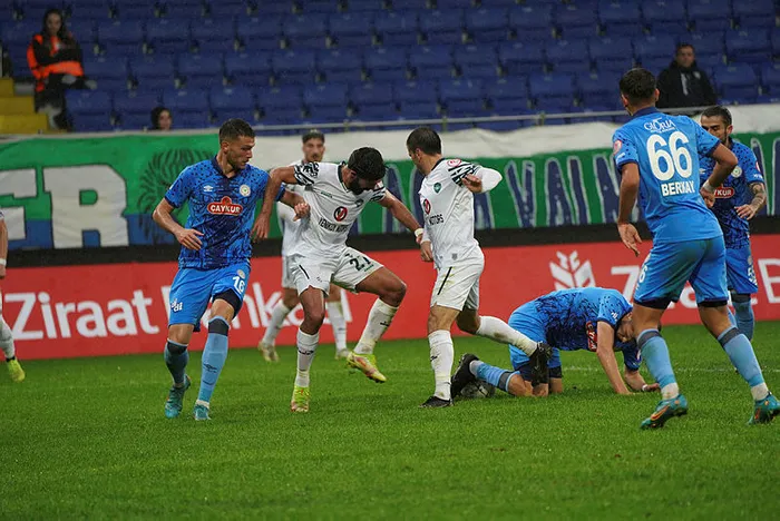 ziraat-turkiye-kupasinda-caykur-rizespor-rakibi-kirklarelisporu-maglup-etti-1668090266148.jpg