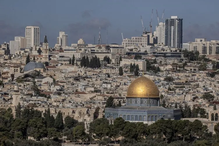 SON DAKİKA| Kudüs’te kritik Cuma! Savaşın gölgesinde ilk namazı kılındı: İsrail polislerinden skandal müdahale