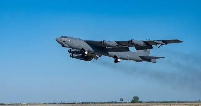 ABD’de B-52 bombardıman uçağı düştü
