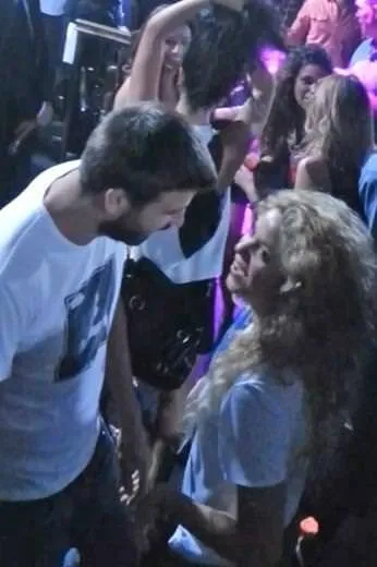 Shakira ile sevgilisinin aşk dansı