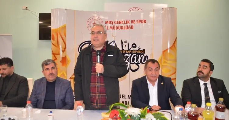 Muş’ta depremzedelere iftar programı düzenlendi