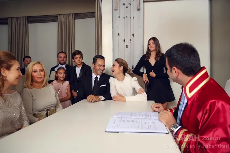 İki ay önce evlenen Demet Şener ve Cenk Küpeli…