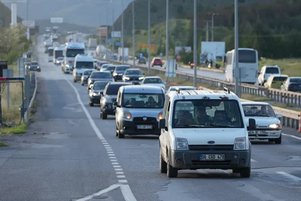 kurban-bayrami-oncesi-kirikkalede-trafik-yogunlugu-1779472474228.jpg