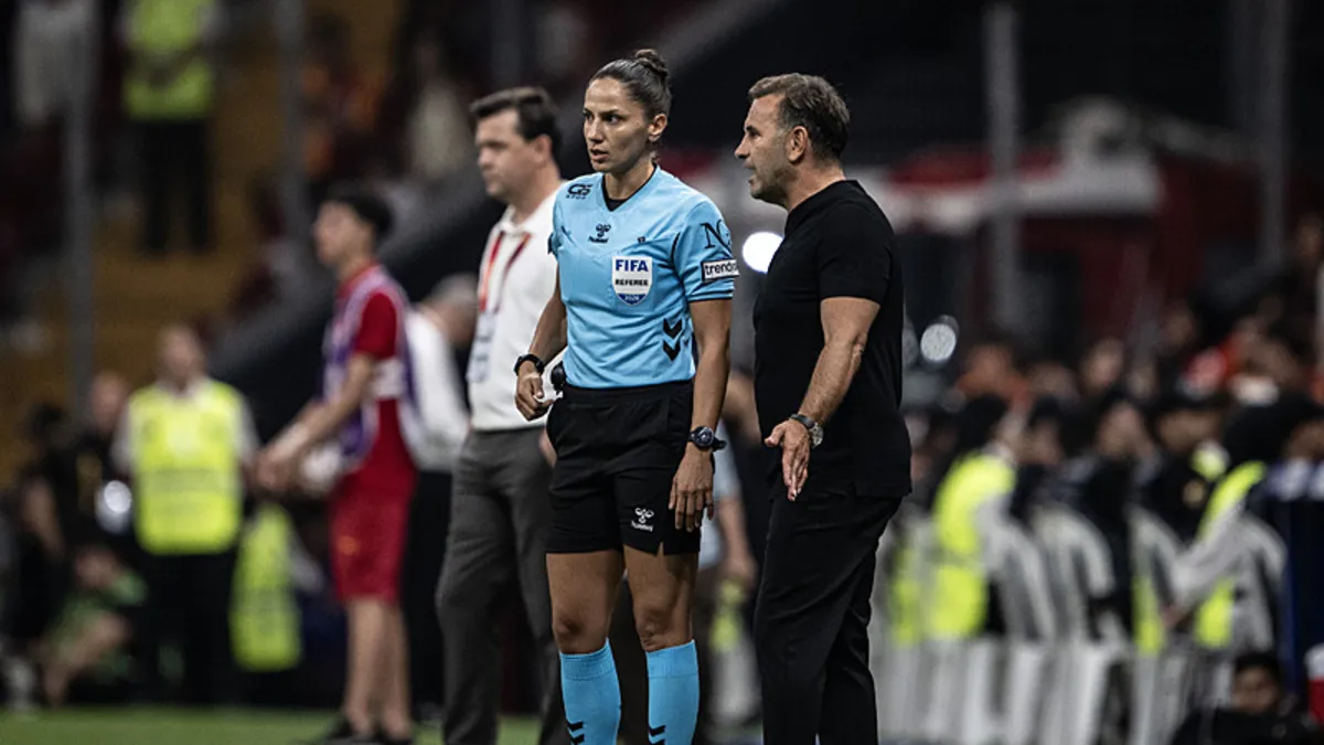 Galatasaray'da Okan Buruk'tan transfer açıklaması! 'Çok karamsar bir hava var'