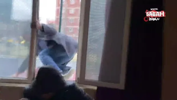 İstanbul'da okey oynarken polisi görünce kuş misali camdan atlayan şahıs kamerada | Video
