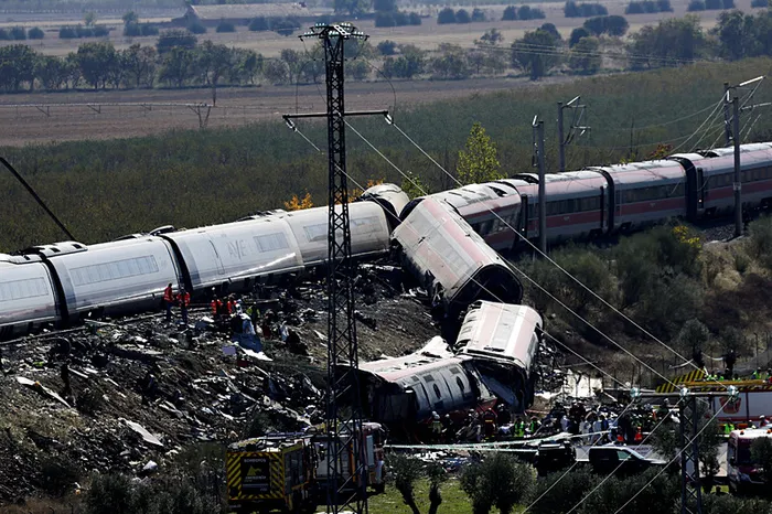 ispanyada-korkunc-kaza-iki-hizli-tren-carpisti-64-olu-1793192420690.jpg İspanya’da korkunç kaza: İki hızlı tren çarpıştı! 64 ölü