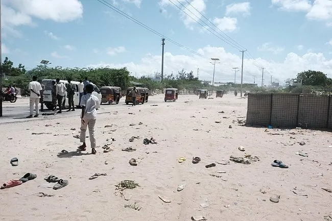 Somali’de askeri üsse bombalı intihar saldırısı: Çok sayıda ölü ve yaralı var