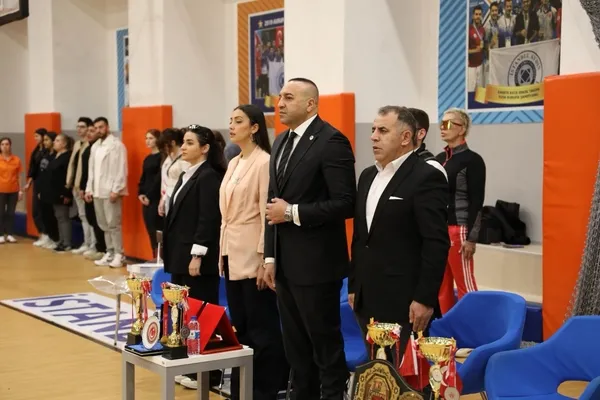 turkiye-kempo-sampiyonasi-nefes-kesti-445-sporcu-istanbulda-sampiyonluk-icin-ter-doktu-1744743094527.jpg
