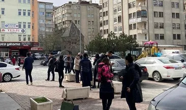 Kayseri 6 dakikada 3 depremle sallandı