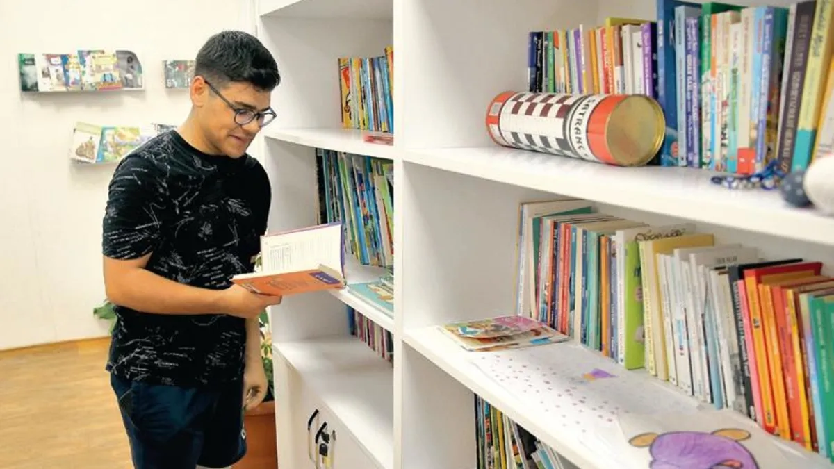 Engelleri aştı, protezle ayağa kalktı