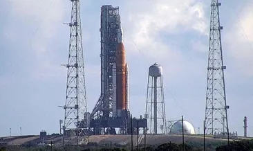 NASA tarihi uçuşu erteledi