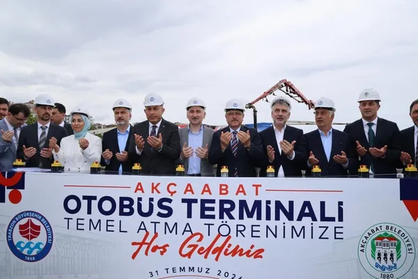 akcaabatda-yeni-otogarin-temeli-torenle-atildi-1785505659571.jpg