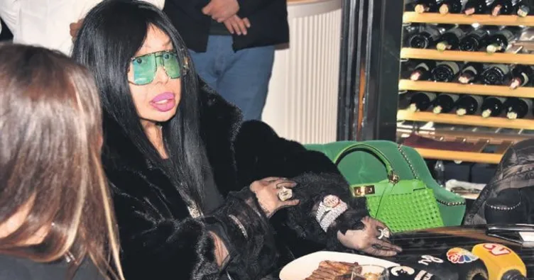 ‘Kolyeme servet harcadım’