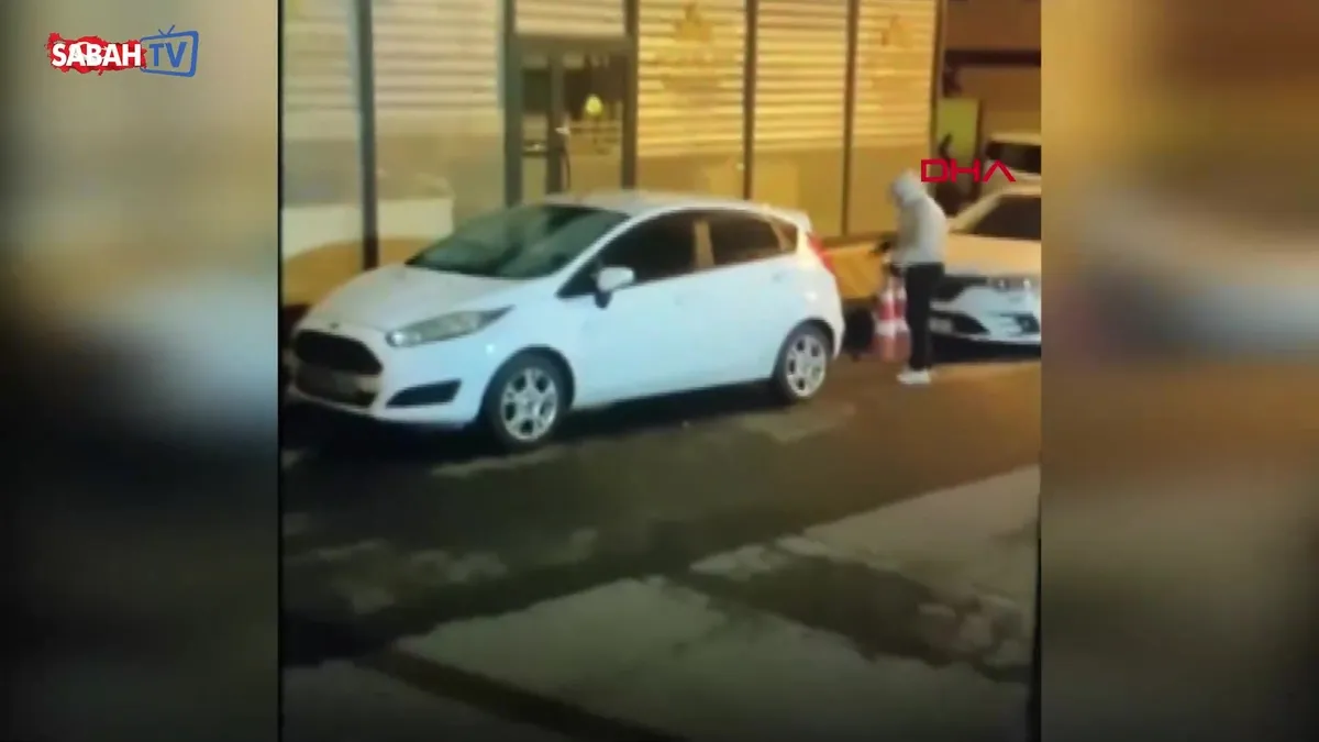 Sancaktepe’de 16 yaşındaki şüpheli iş yeri kurşunladı! Korku dolu anlar kamerada | Video videosunu izle Sancaktepe’de 16 yaşındaki şüpheli iş yeri kurşunladı! Korku dolu anlar kamerada | Video videosunu izle