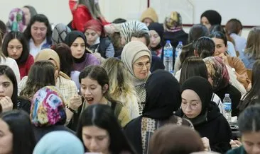 Emine Erdoğan iftarını KYK yurdunda kız öğrencilerle birlikte yaptı