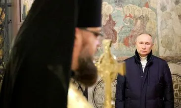 Putin, tek başına Noel ayinine katıldı
