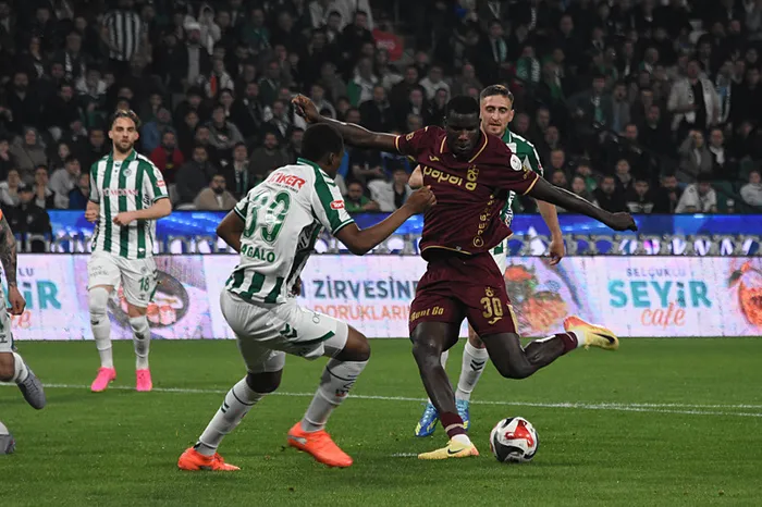 canli-super-ligde-konyaspor-trabzonspor-maci-1777314151299.jpeg