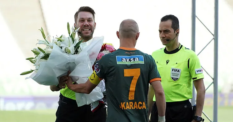 Fırat Aydınus sahalara veda etti