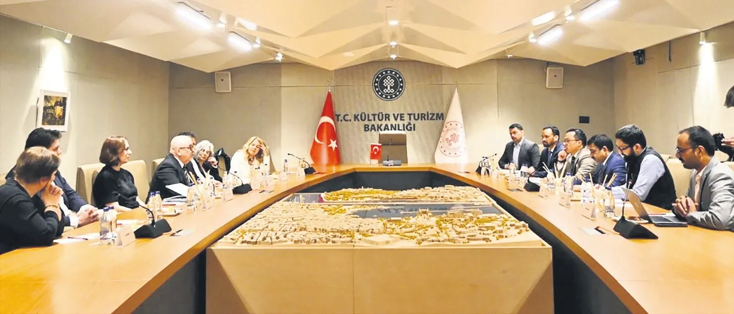 Hindistan ve Türkiye sineması yuvarlak masada