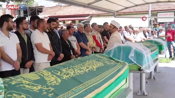 Erzincan'da hayatını kaybeden iki genç kız son yolculuklarına uğurlandı | Video