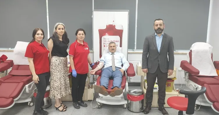 Emniyet müdürü 20. kan bağışını yaptı