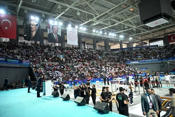 milli-egitim-bakani-tekin-18inci-uluslararasi-meb-robot-yarismasi-programina-katildi-1778161910203.jpg