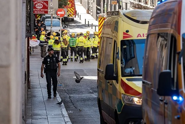 Madrid’de bina çöktü: 2 ölü, 10 yaralı