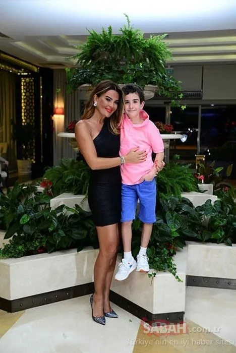 Yaprak Dökümü'nün Fikret'i Bennu Yıldırımlar'ın kızı Ada güzelliğiyle sosyal medyayı salladı! İşte Bennu Yıldırımlar'ın gözlerden uzak büyüyen kızı...