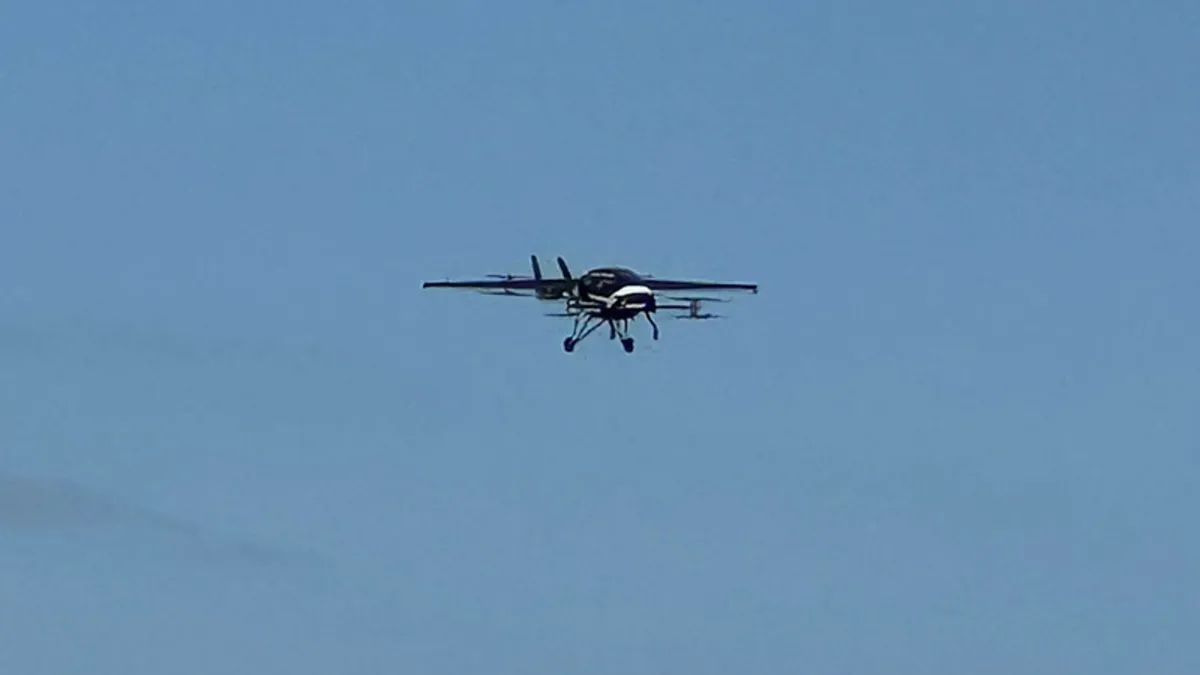 ABD’de şoke eden uçak kazası: Seyir halindeki araca çarptı ABD’de şoke eden uçak kazası: Seyir halindeki araca çarptı