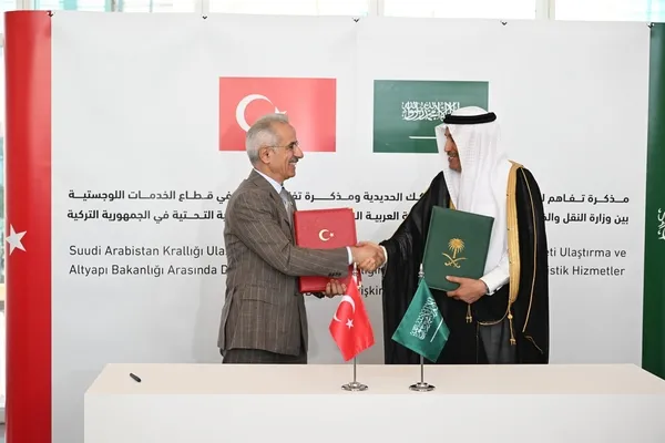 turkiyeden-hizli-tren-ile-gidilebilecek-suudi-arabistan-ile-imzalar-atildi-1781010338104.jpg