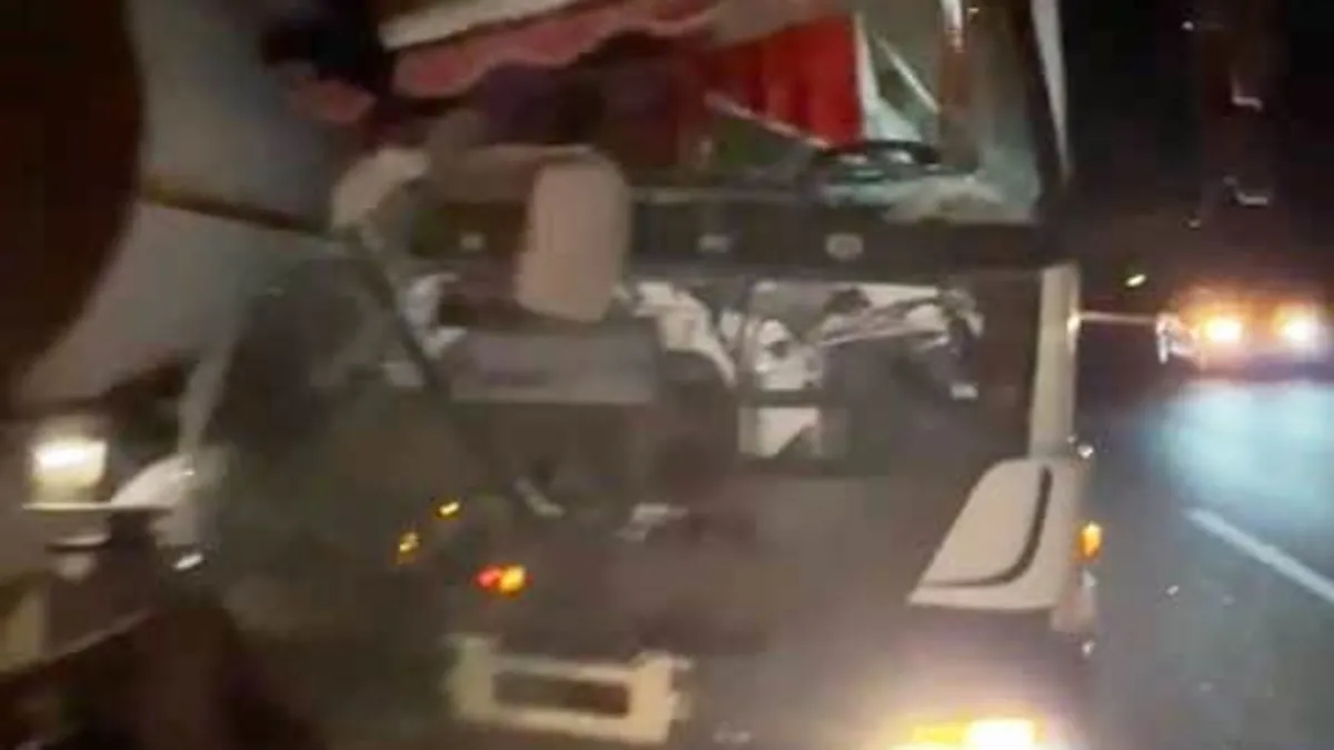 Birecik-Nizip karayolunda feci kaza! 1 ölü 2 yaralı Birecik-Nizip karayolunda feci kaza! 1 ölü 2 yaralı