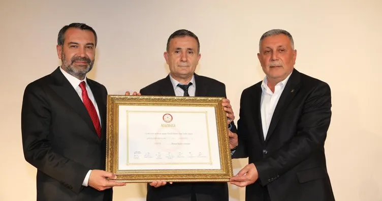 Elazığ Belediye Başkanı Şahin Şerifoğulları mazbatasını aldı