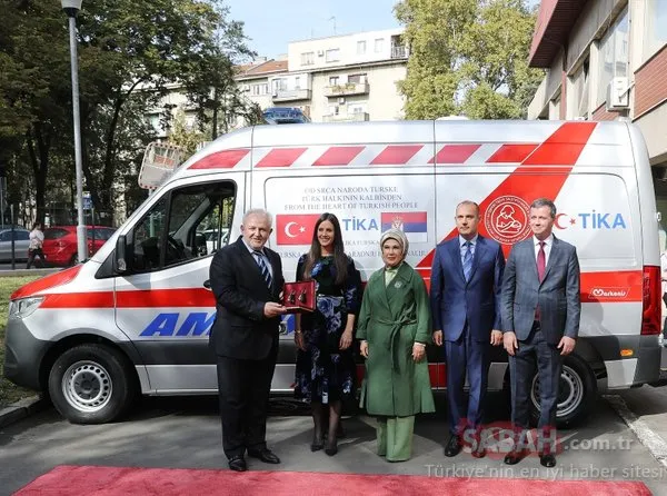 Emine Erdoğan Belgrad'da çocuk hastanesini ziyaret etti