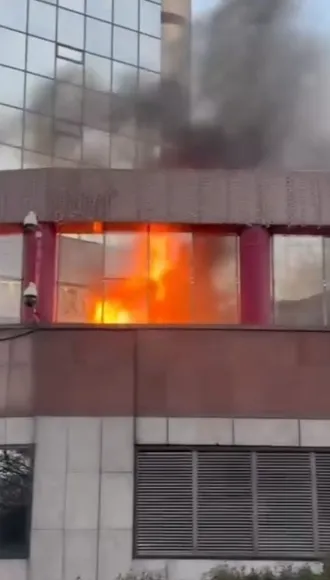 Şişli'de Elektrikli Otomobil Yangını