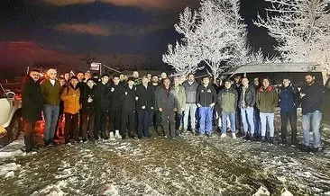 Karda mahsur kalan 60 öğrenci kurtarıldı