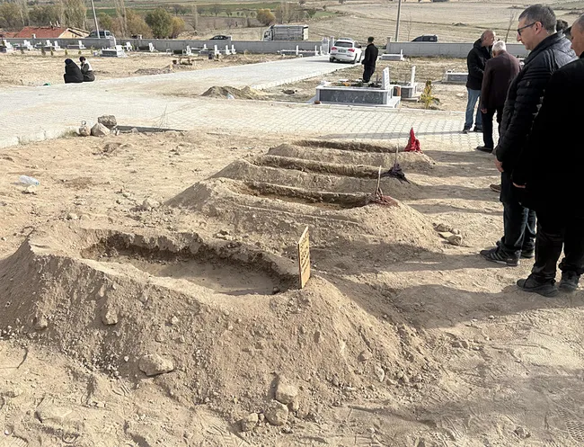 bocek-ailesinin-olumunde-yeni-gelisme-otel-sahibi-ve-calisana-yakalama-karari-1763655015380.jpeg (800×612)