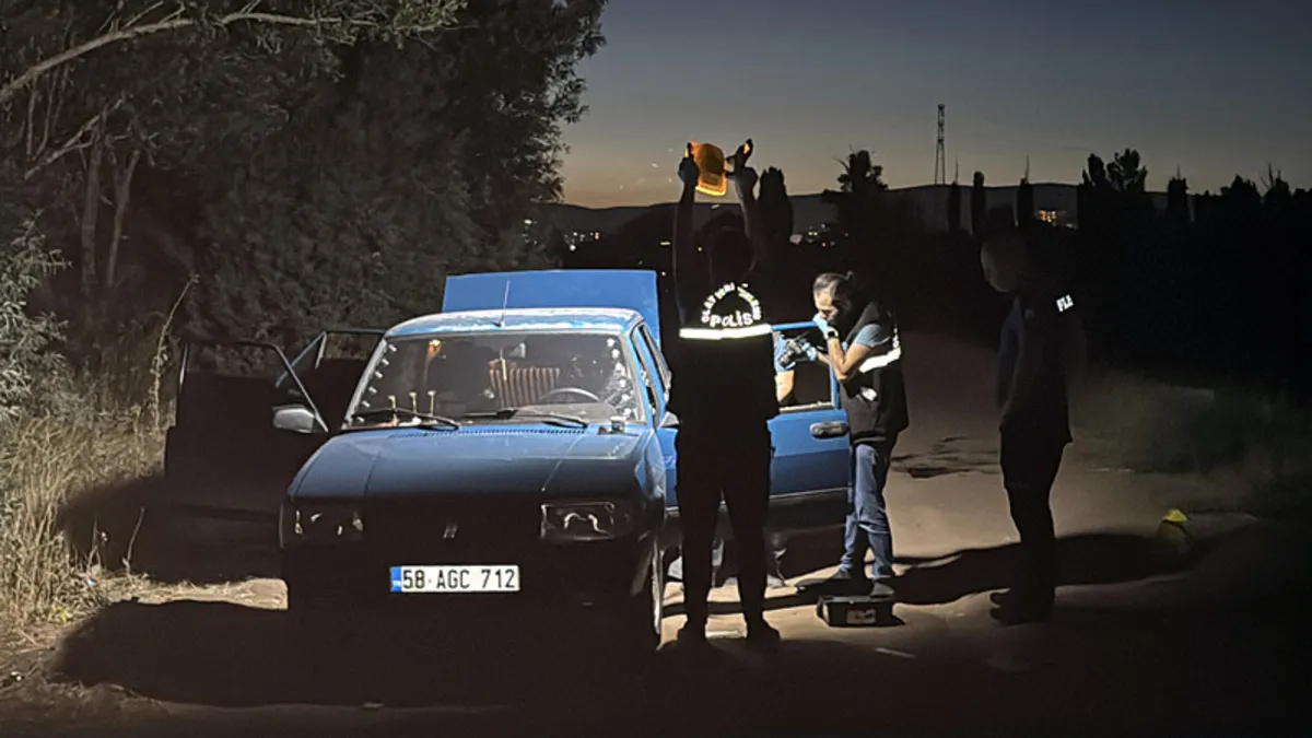 Sivas’ta husumetlilerin kavgasında kan aktı: 2 yaralı! Sivas’ta husumetlilerin kavgasında kan aktı: 2 yaralı!