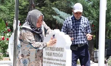 Şehit polis Emrah Pekdoğan’ın annesinin acısı dinmiyor... Kınalı kuzumun kokusunu özledim