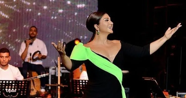 Sibel Can’a 1500 kişilik dev koro