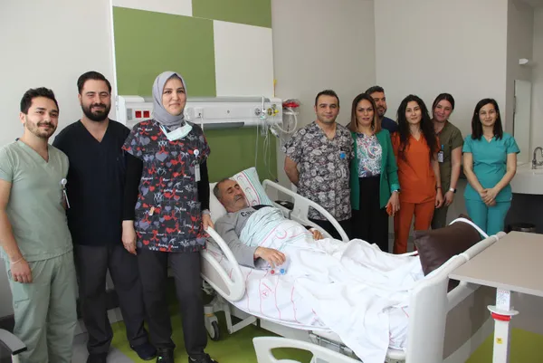 manisa-sehir-hastanesinde-ilk-kapali-bypass-ameliyati-yapildi-1681298634866.jpg