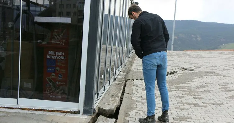 Karabük’te heyelan nedeniyle çocuk parkının istinat duvarı çöktü