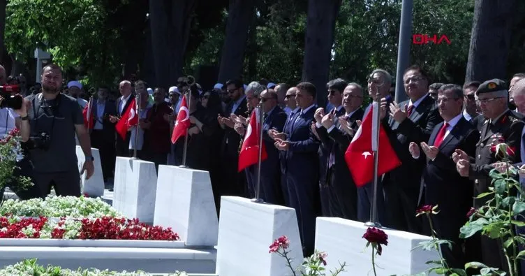 15 Temmuz şehitleri, Edirnekapı’da kabirleri başında anıldı