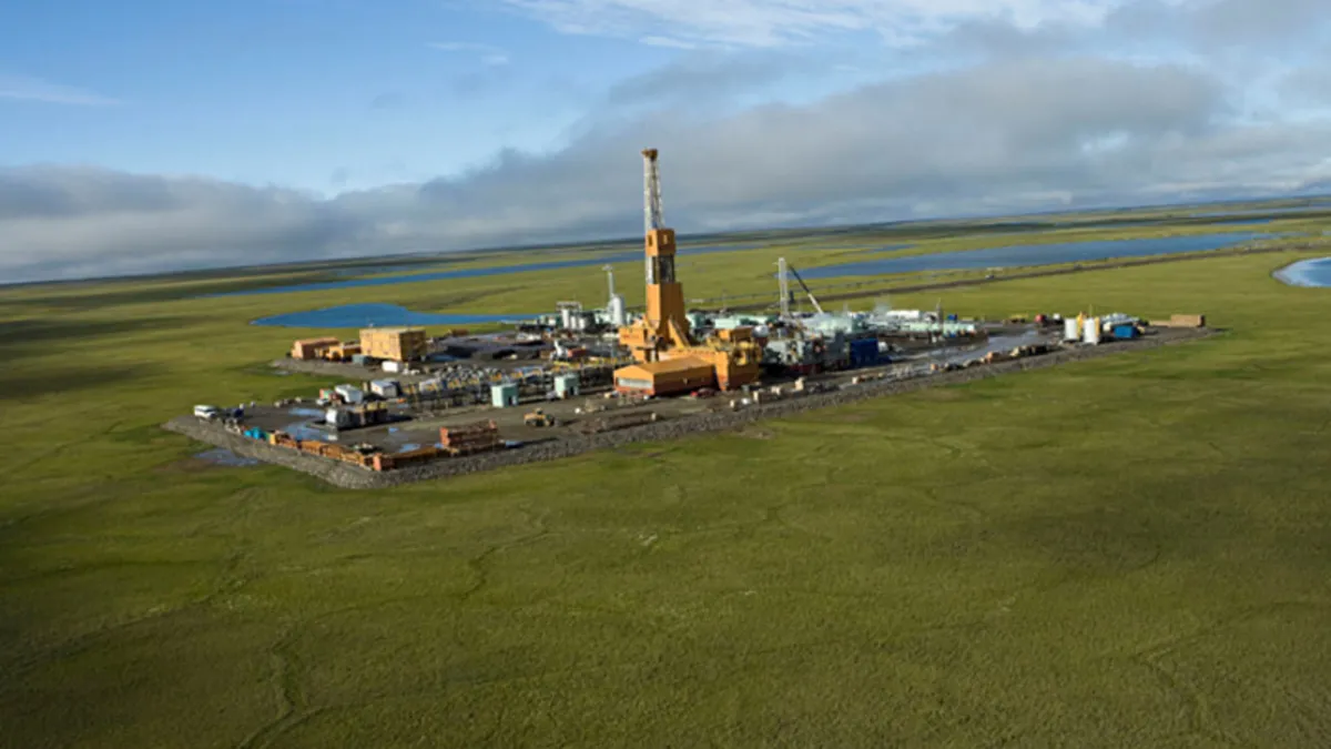 Alaska’da petrol sondaj platformu devrildi: Alevler etrafı sardı Alaska’da petrol sondaj platformu devrildi: Alevler etrafı sardı