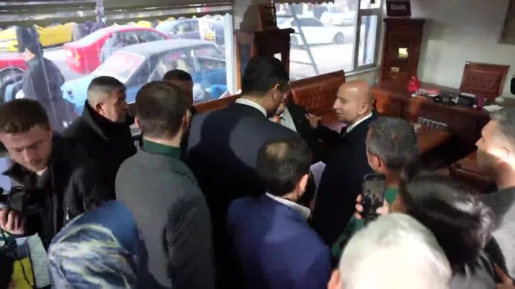 Turgut Altınok'tan Mansur Yavaş'a centilmenlik dersi!