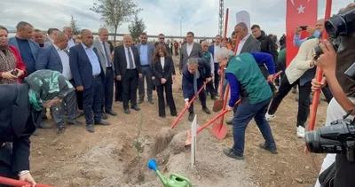 Kilis’te şehit öğretmenler anısına 10 bin fidan toprakla buluşturuldu #kilis