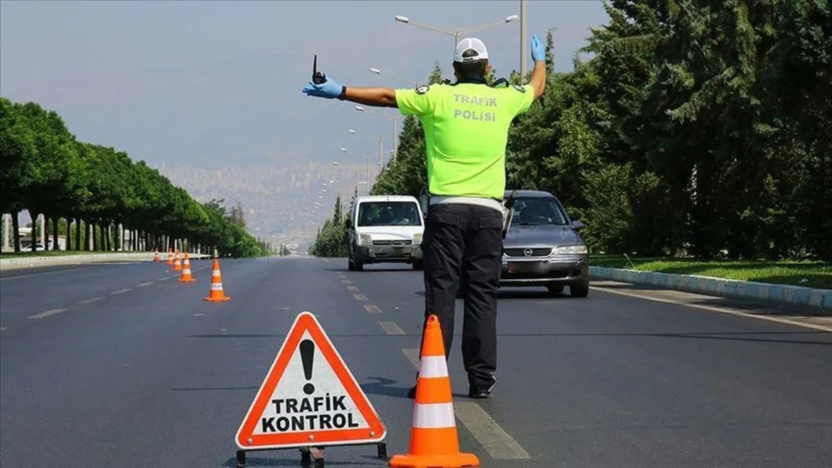 Bayram trafiğinde önlemler art arda, polisler sivil kılığında trafikte! Hangi yollarda denetim var?