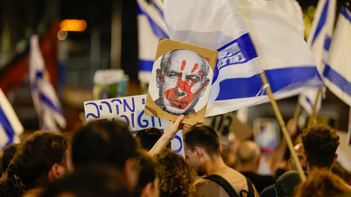 İsrailliler sokaklara indi! Savunma Bakanlığı yakınında protesto İsrailliler sokaklara indi! Savunma Bakanlığı yakınında protesto