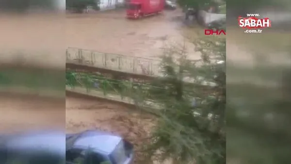 Bursa Mudanya'da yağmur sel getirdi, sokaklar göle döndü, araçlar sürüklendi | Video